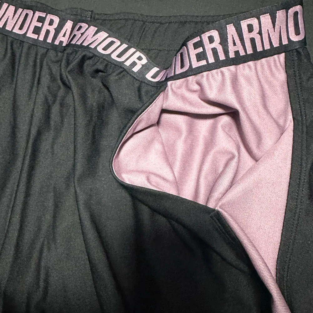 Under Armour Women's Shorts - Picture 4 of 6